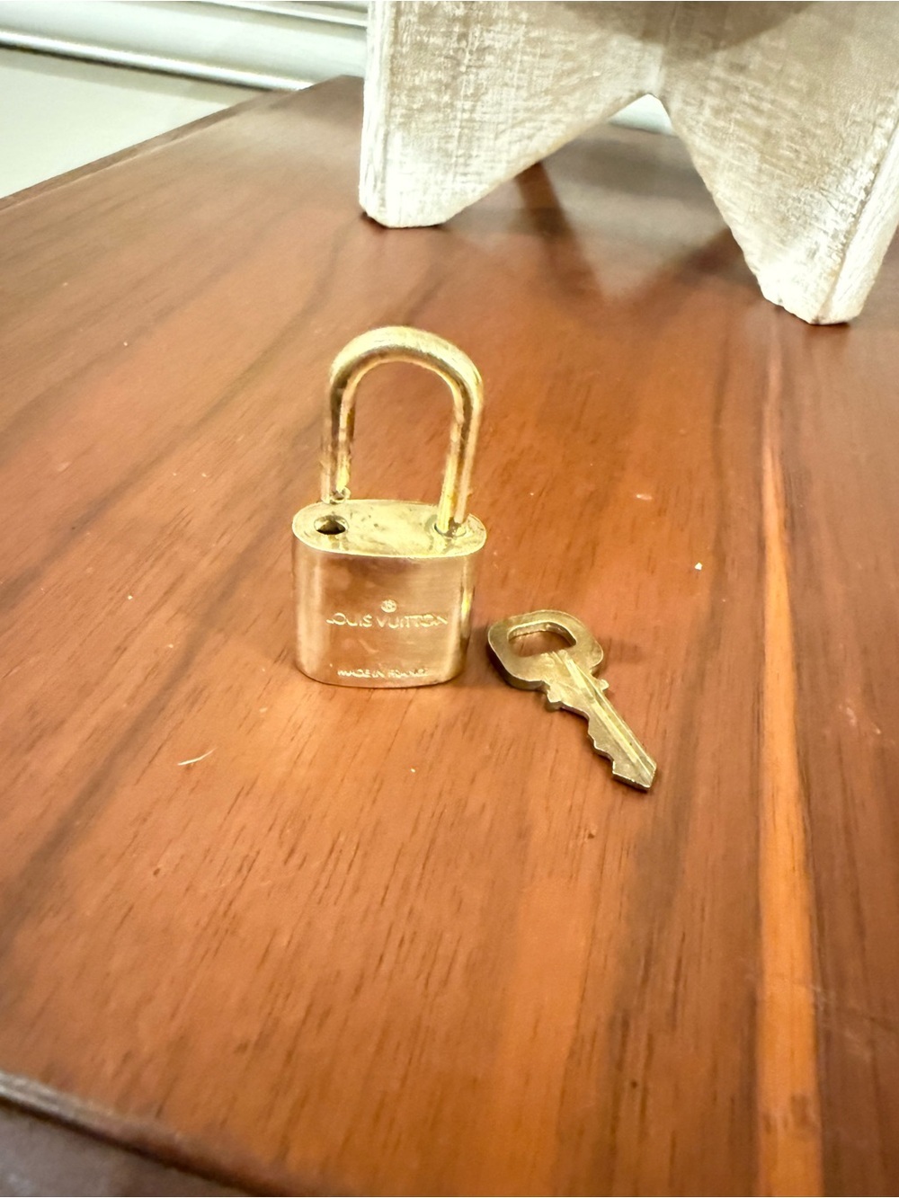 Louis Vuitton Lock - Picture 7 of 9